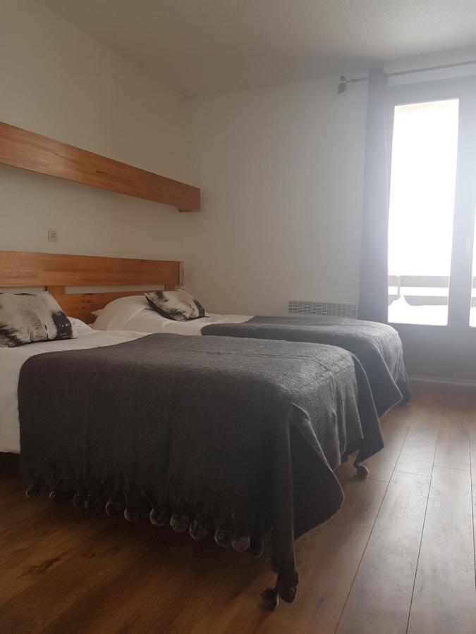 Hotel Yaka Les Angles  Room photo