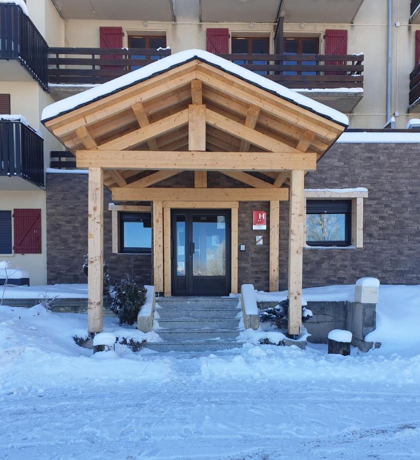 Hotel Yaka Les Angles  Exterior photo