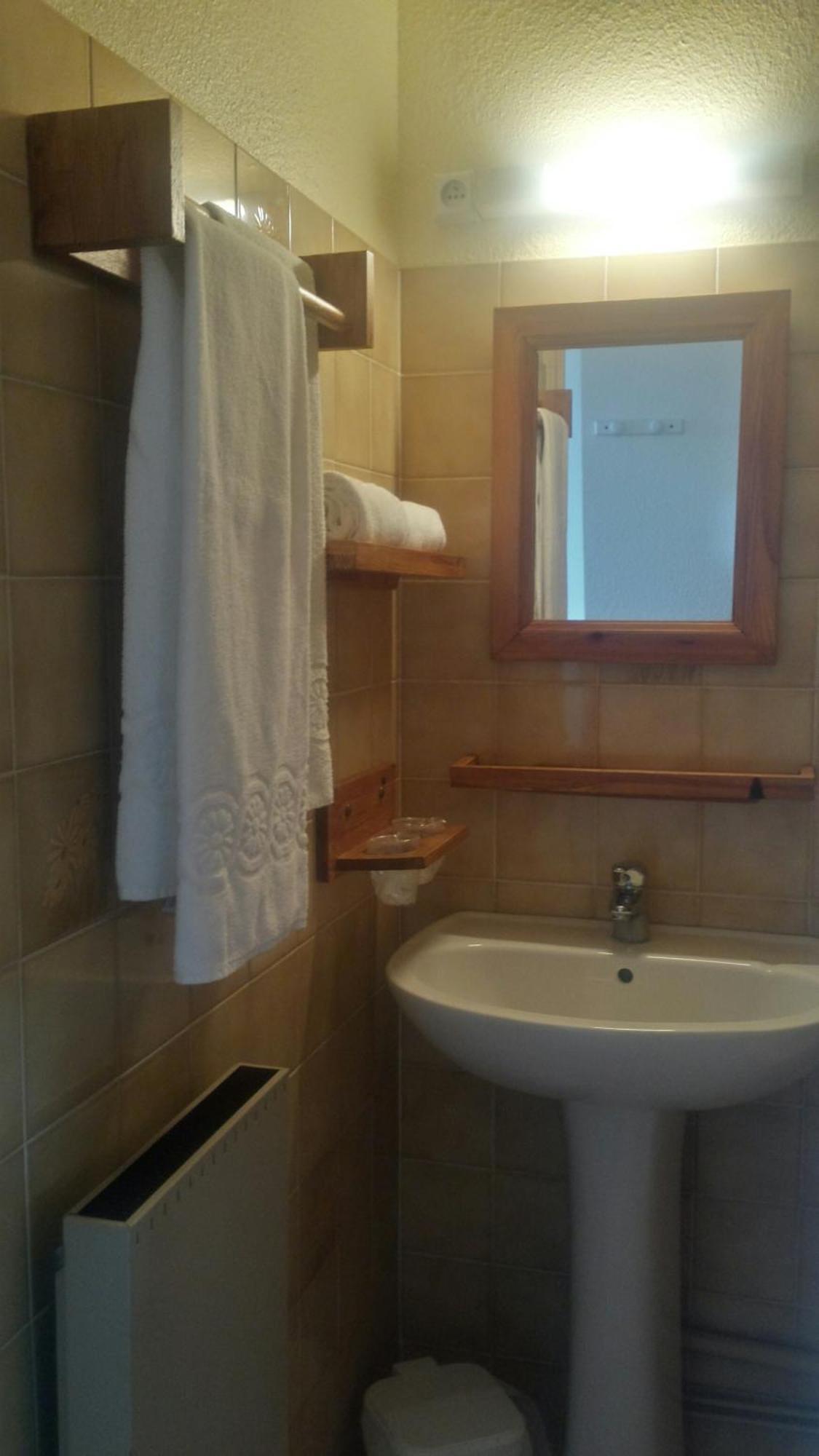 Hotel Yaka Les Angles  Room photo