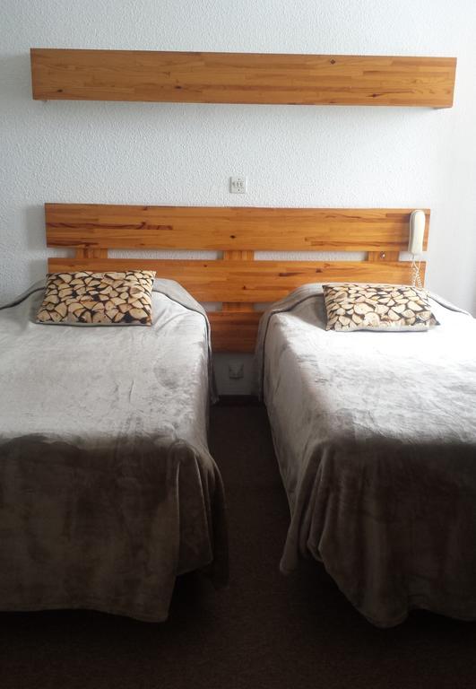 Hotel Yaka Les Angles  Room photo